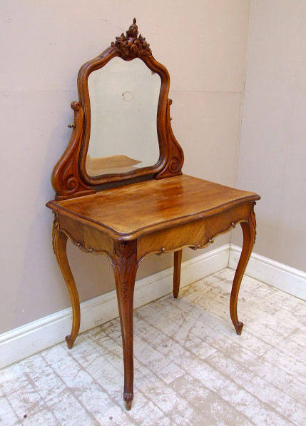 french antqiue dressing table